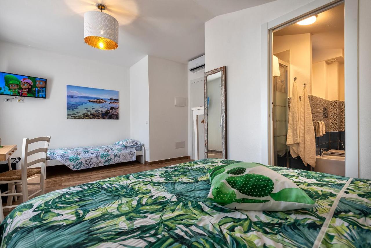Dery Alghero Holiday Rooms Екстер'єр фото