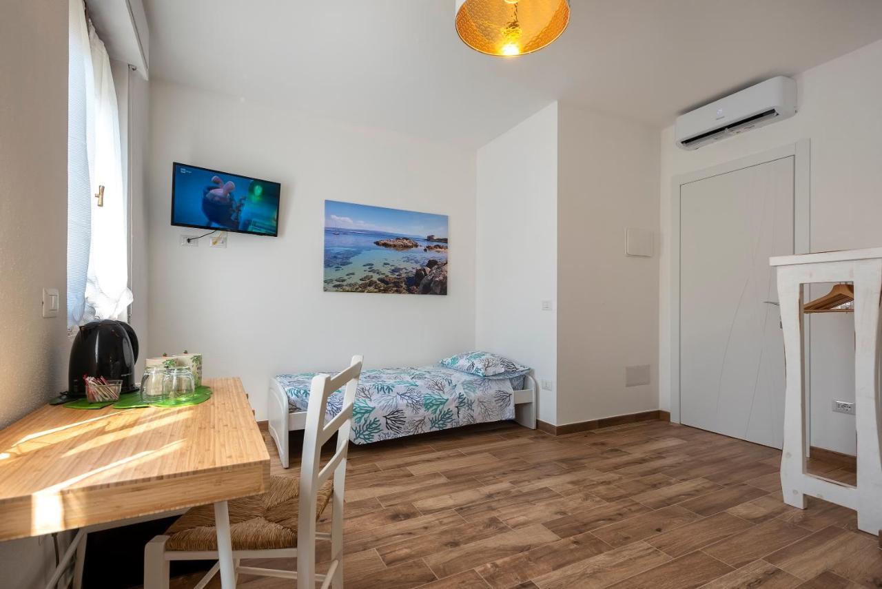 Dery Alghero Holiday Rooms Екстер'єр фото