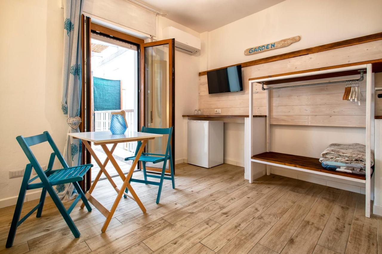 Dery Alghero Holiday Rooms Екстер'єр фото